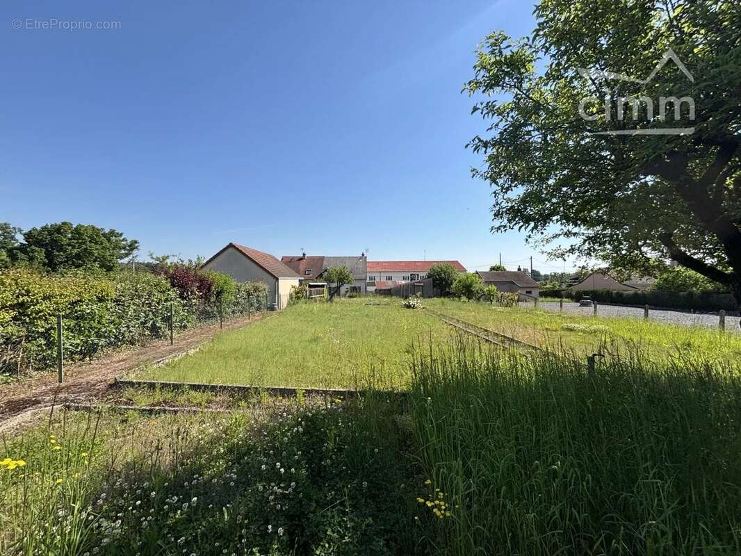 Maison à DOMPIERRE-SUR-BESBRE