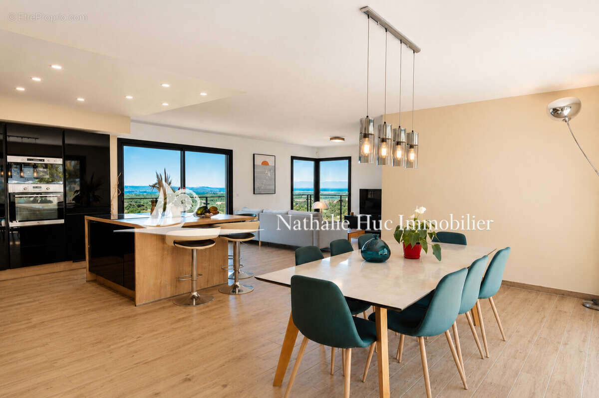 Maison 145 m² à Treilles  - photo 3