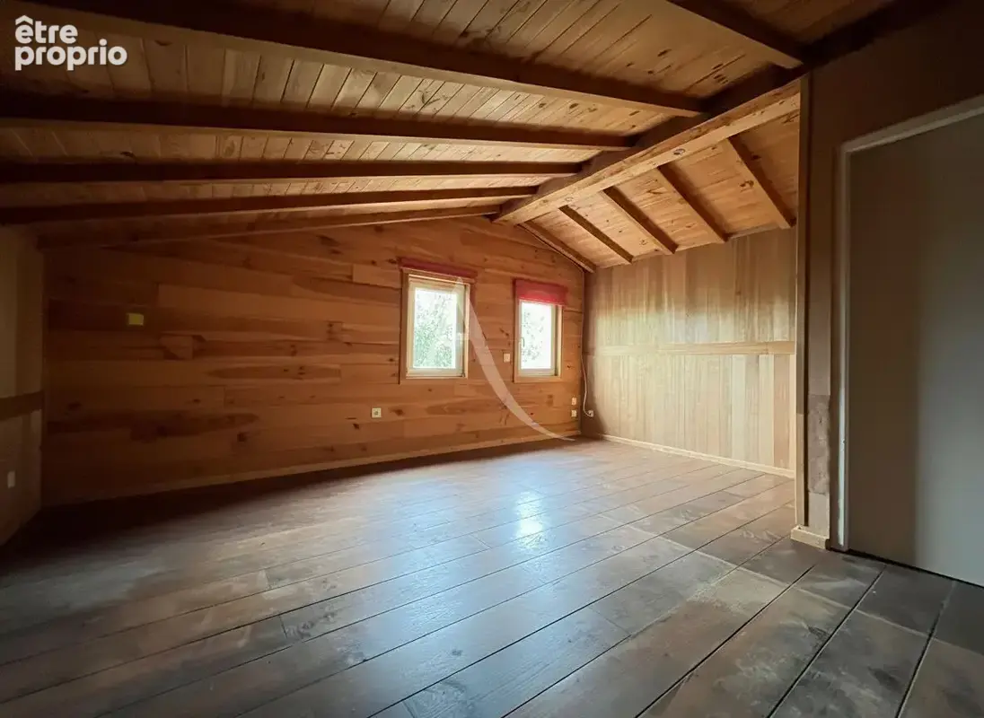 Grande maison familiale de 185m² avec studio indépendant sur plus de 2300m² de terrain ! - photo 9