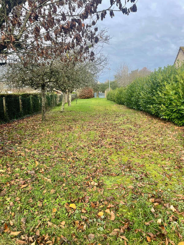 Terrain à CHARENTILLY