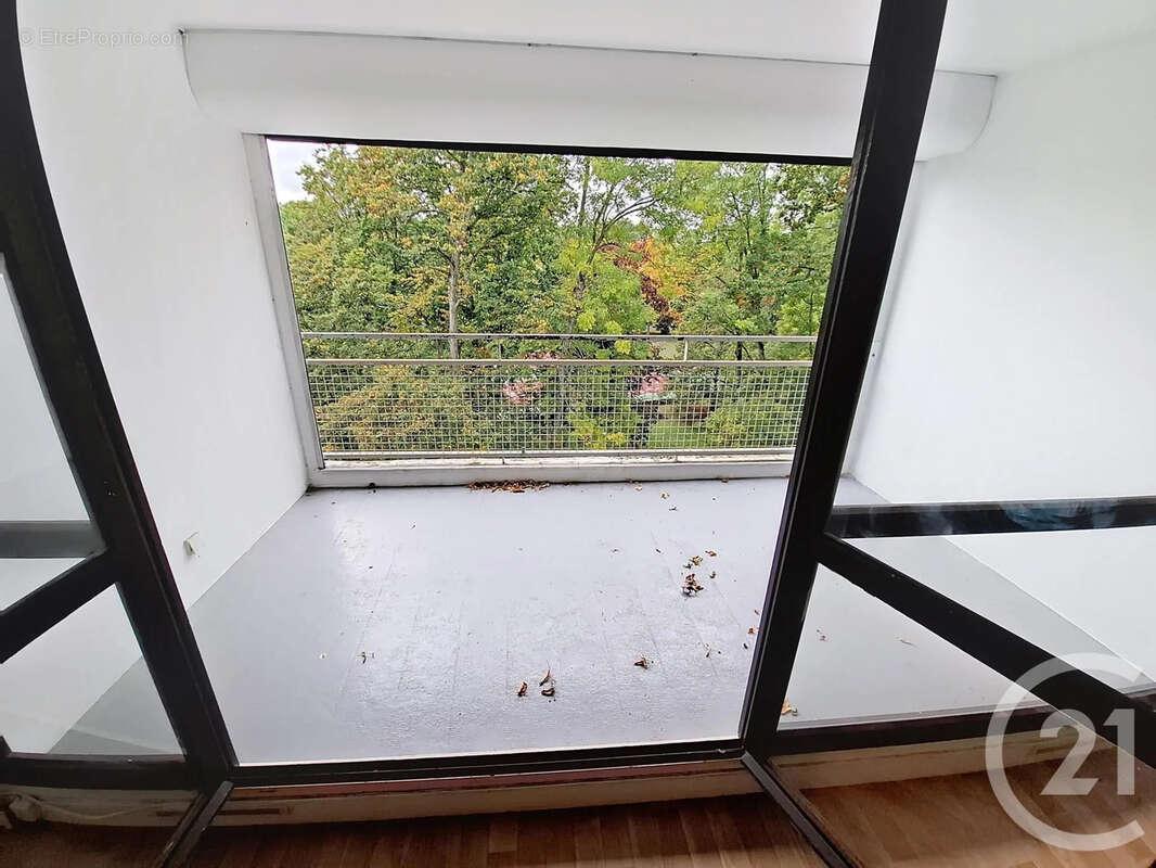 Appartement à VAUX-LE-PENIL