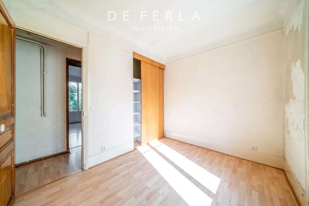 Appartement à PARIS-14E