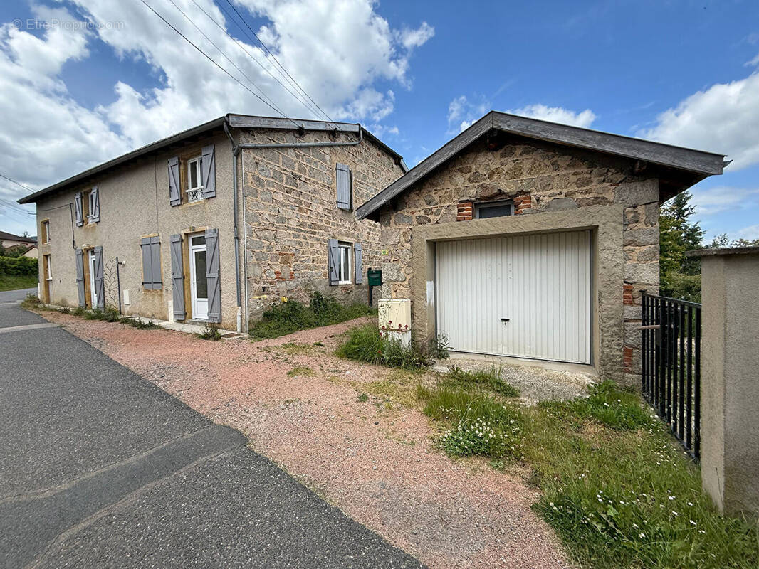 Appartement à RENAISON