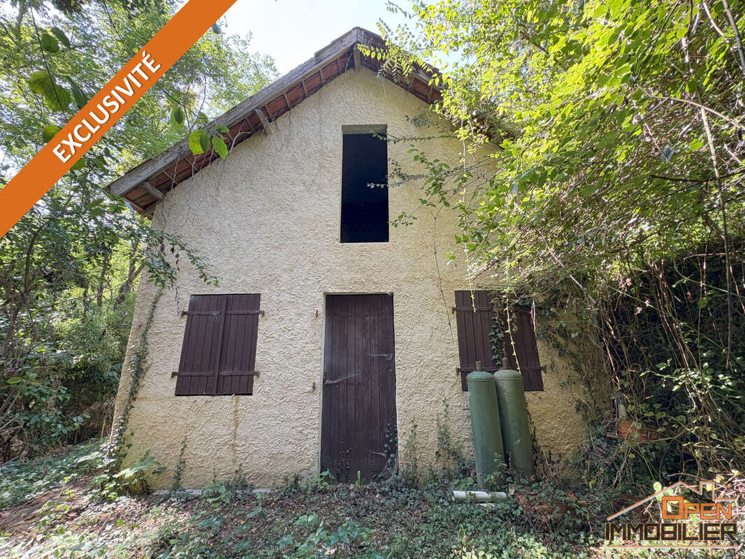 Parking à CALVIAC-EN-PERIGORD