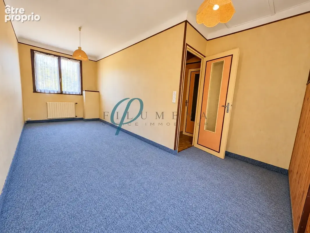 Sucé-sur-Erdre, Maison en pierre de 130 m2 à rénover, 3 chambres, garage et annexes Fort potentiel - photo 10
