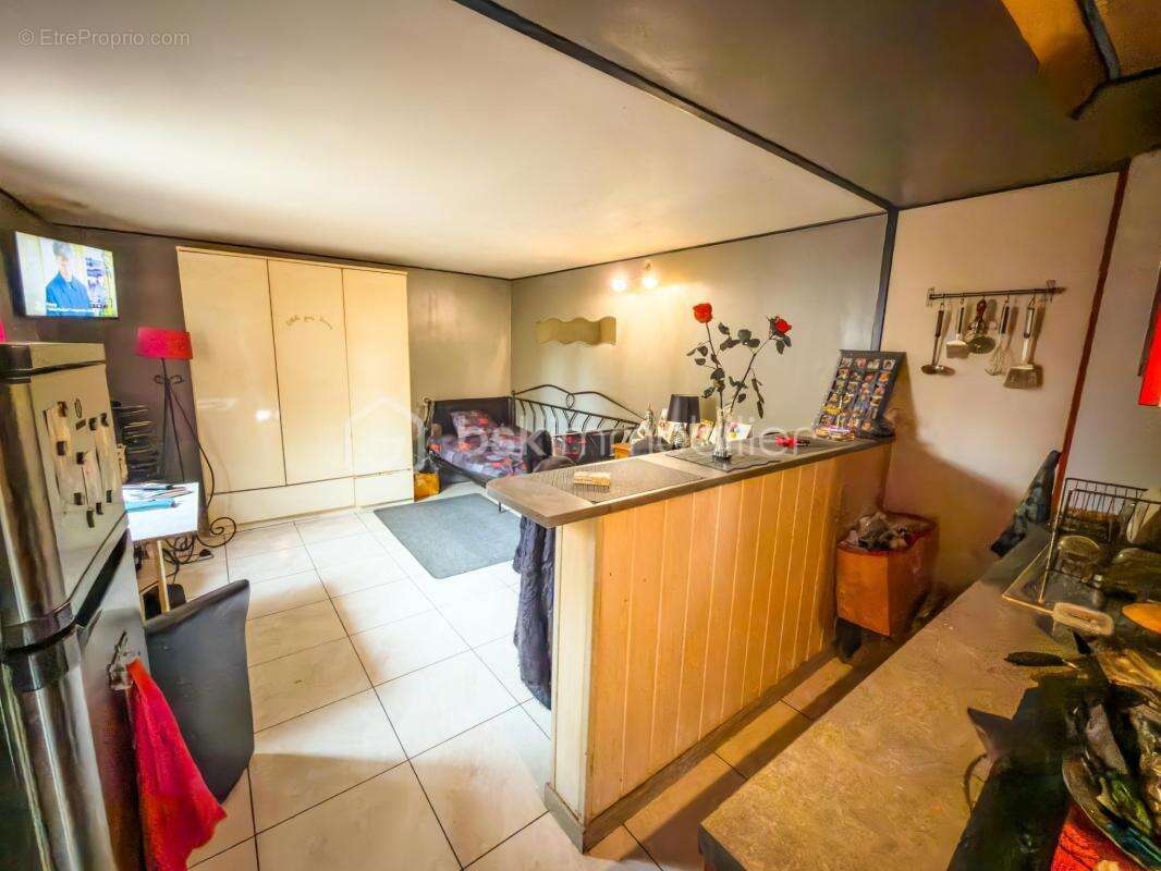 Villeneuve-Saint-Georges - Maison familiale avec Studio indépendant et Jardin ! - photo 12