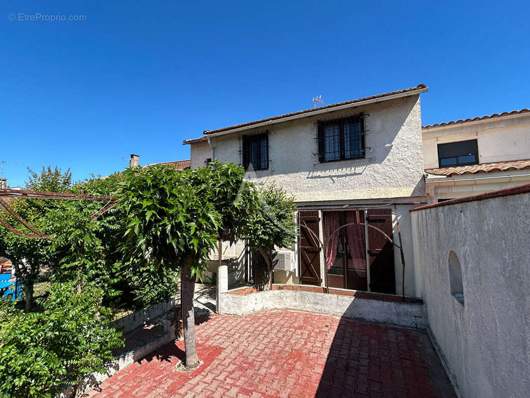 Maison d'habitation en centre ville - photo 3