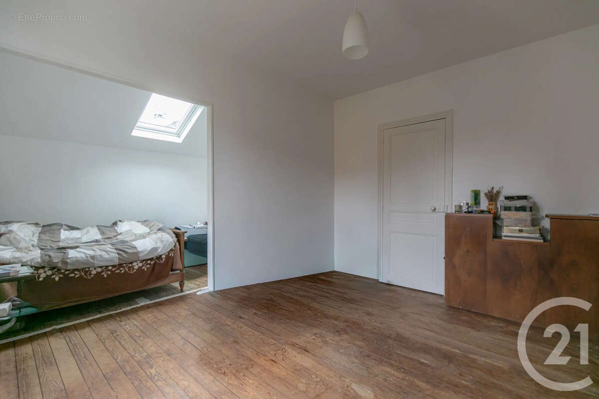 Maison à SAINT-MAUR-DES-FOSSES