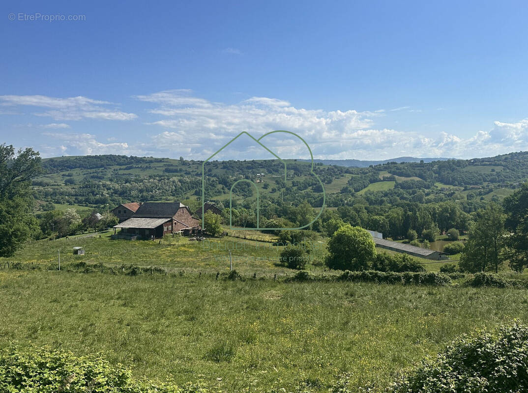 Terrain à AUZITS