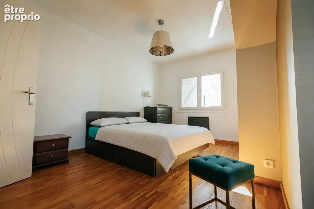 Meyrié   Maison 230m2 rénovée, 4 chambres, piscine   Gare de Bourgoin à 5 min - photo 9