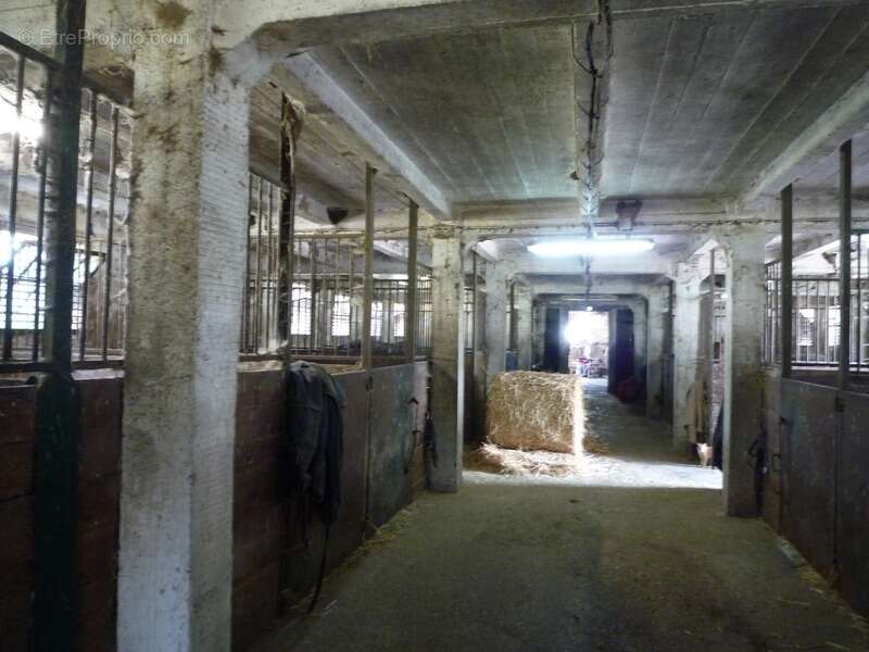 Maison à COUCY-LE-CHATEAU-AUFFRIQUE