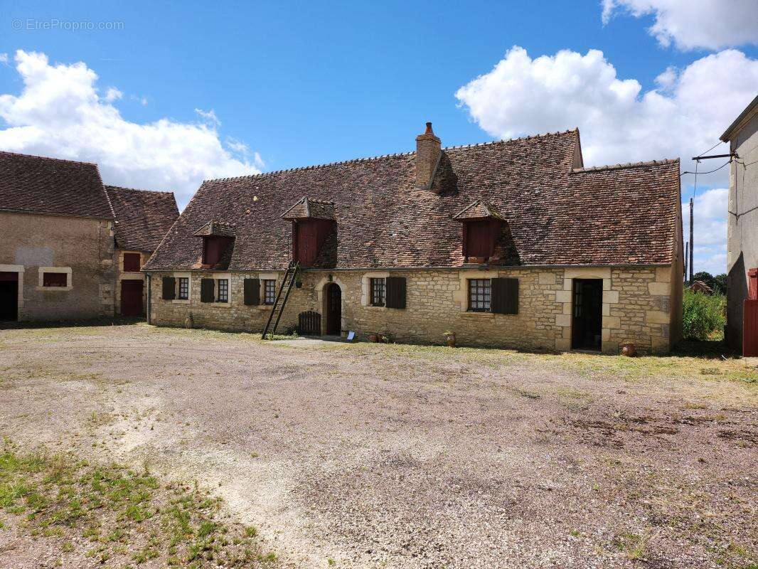Maison à SAINTE-COLOMBE-DES-BOIS