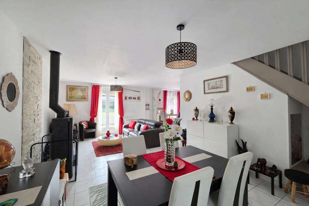 Maison à ECQUEVILLY