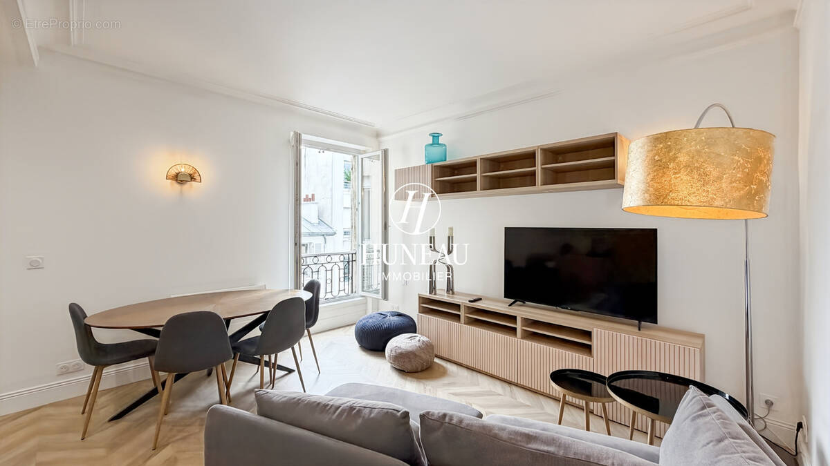 Appartement à PARIS-17E