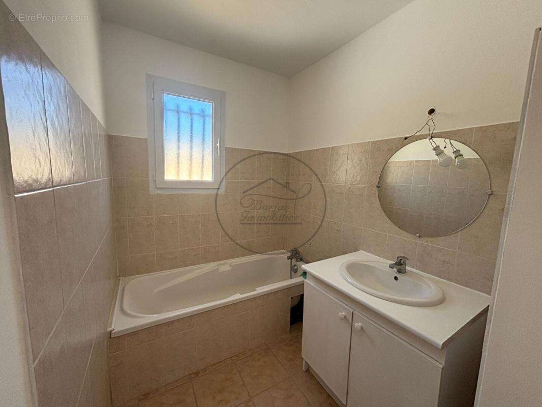 Maison à SAINT-BRES