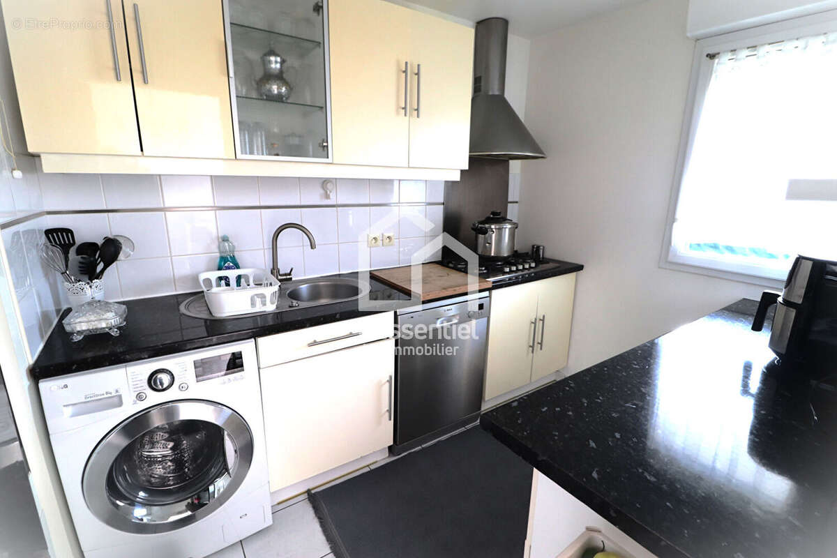 Appartement à CHANTELOUP-LES-VIGNES