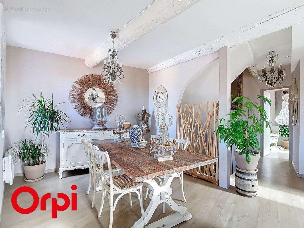 Appartement à LA CADIERE-D'AZUR