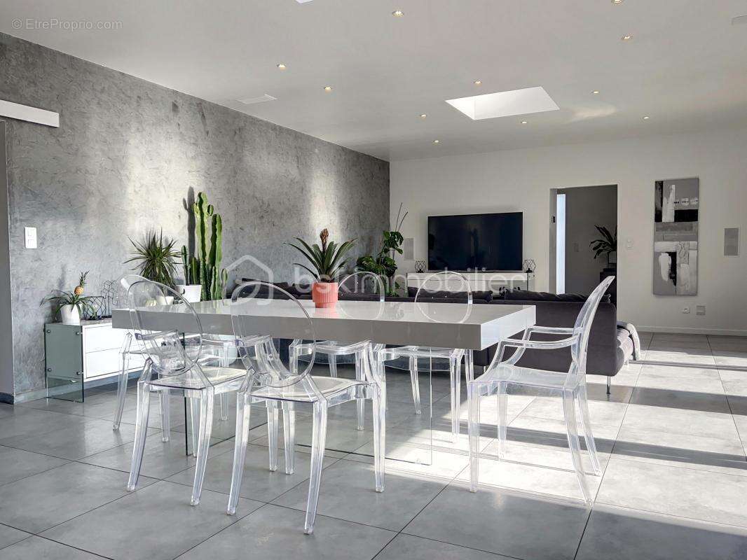 Maison à CAUMONT-SUR-DURANCE