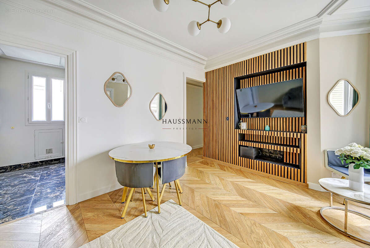 Appartement à PARIS-17E