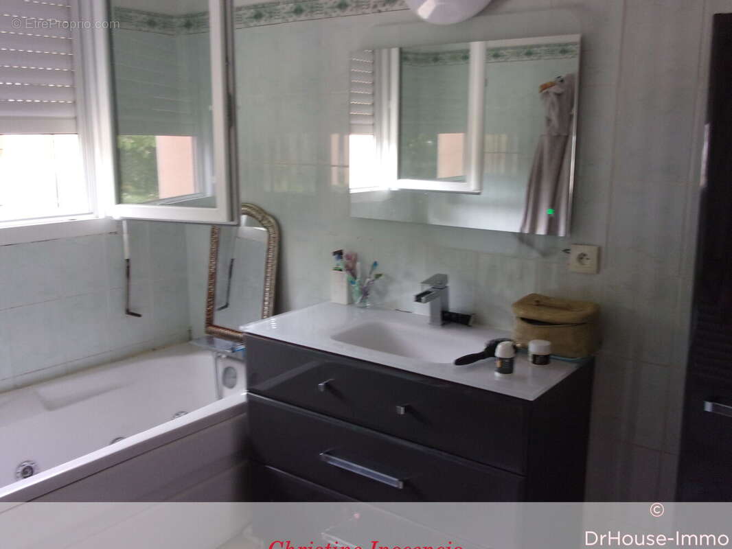 Maison 169 m² à Reignac  - photo 62