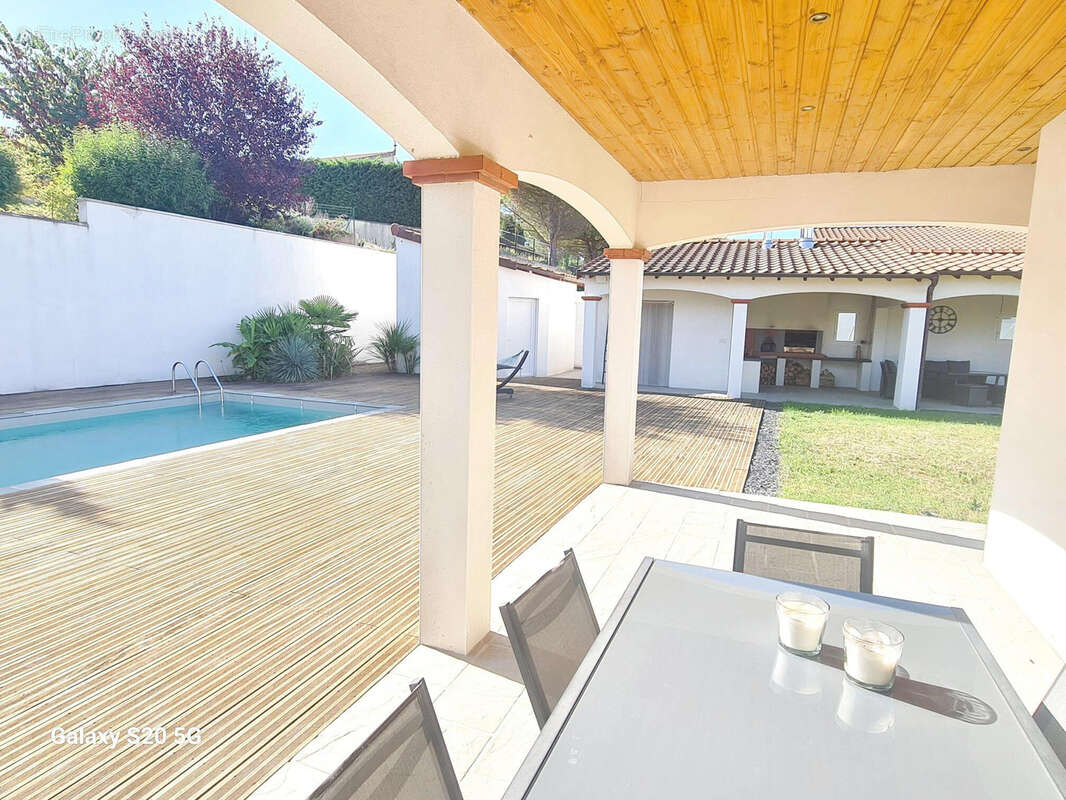 Maison à VEYRE-MONTON