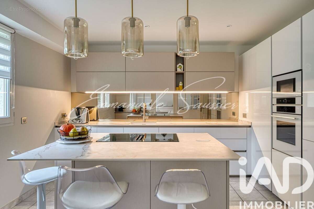 Photo 6 - Maison à LA CELLE-SAINT-CLOUD