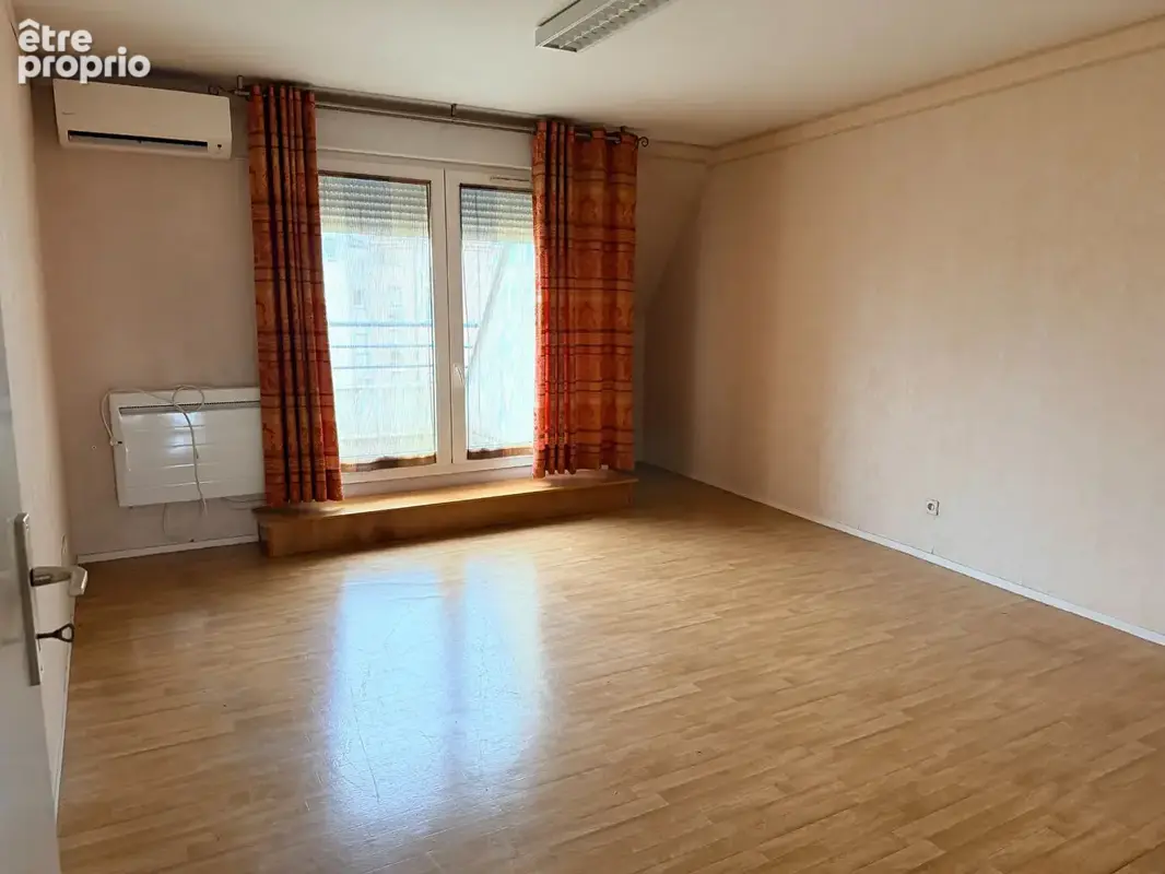 Nevers centre ville,  Appt T3 de 65 m² au 3ème ét avec asc  et deux terrasses - photo 2