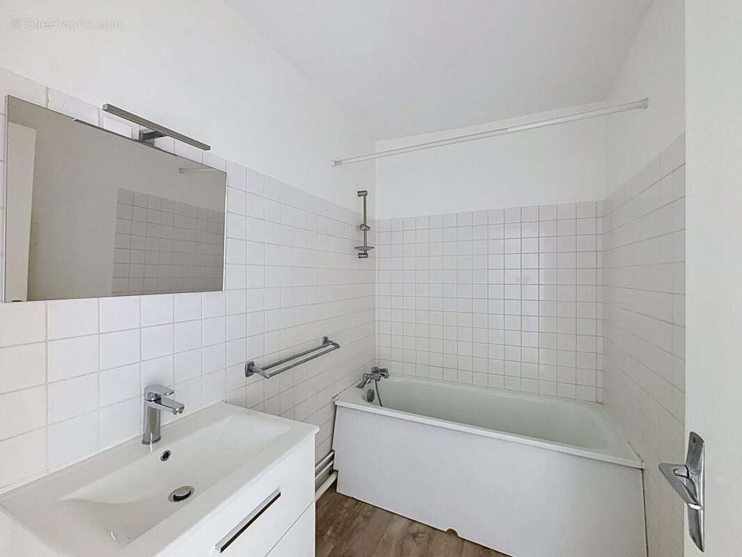 Appartement à LA CHAUSSEE-SAINT-VICTOR