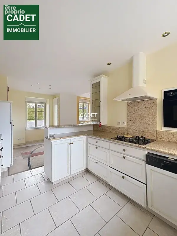 Maison 9 pièces 206 m² à vendre à Villedieu-Les-Poeles (50800) - photo 4