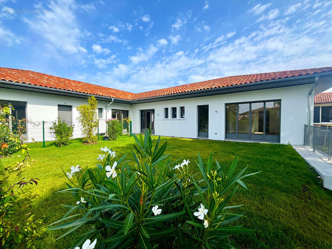 Anglet - centre - les fleuristes appartement 4 pieces entierement rénové  jardin ? parking ? double garage - annexes - photo 9