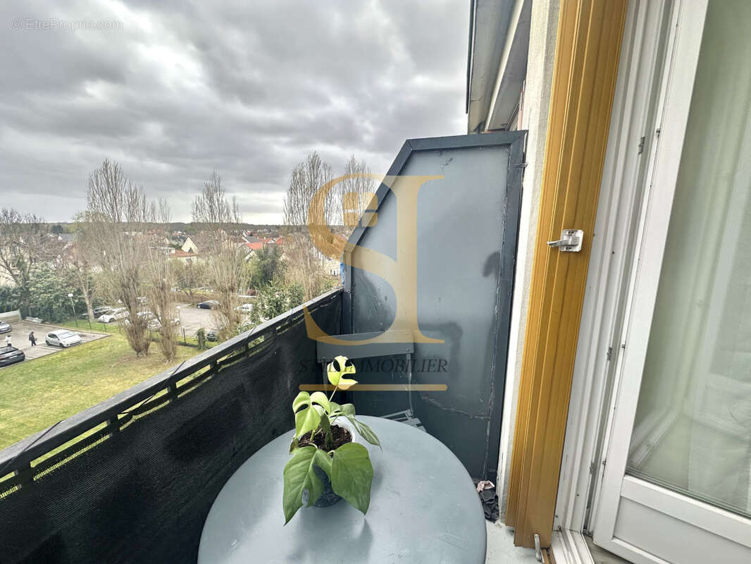 Appartement à COMBS-LA-VILLE