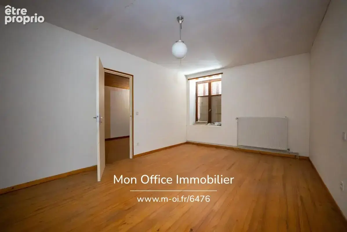Référence : 6476-MTE. - Bâtisse à rénover - 600 m²- Terrain 3200 m² - photo 13
