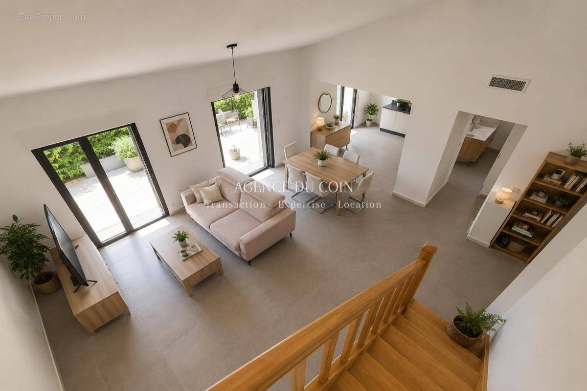 Maison à LE MUY