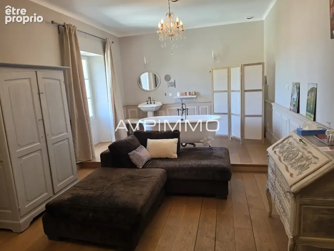 Le castellet   propriété de maître de 420 m2 avec terrain constructible, un bien rare à fort potentiel - photo 7