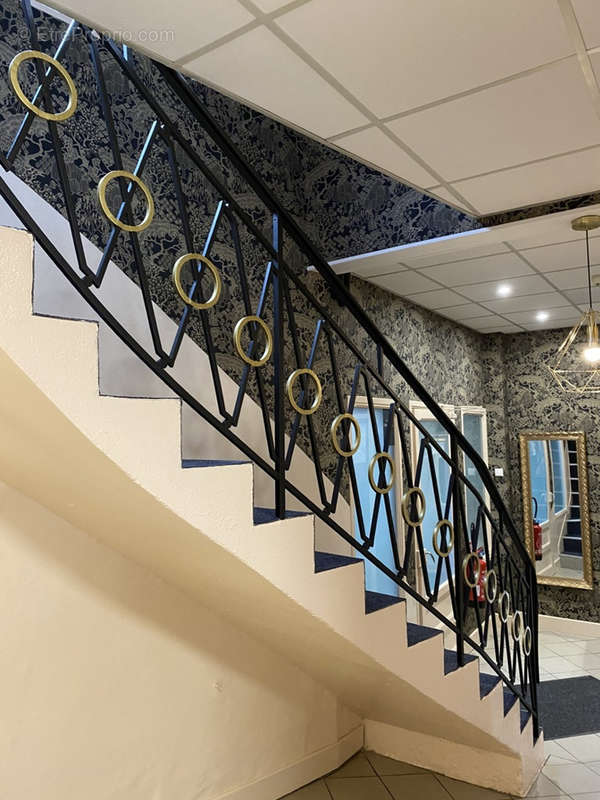 Commerce à PARAY-LE-MONIAL