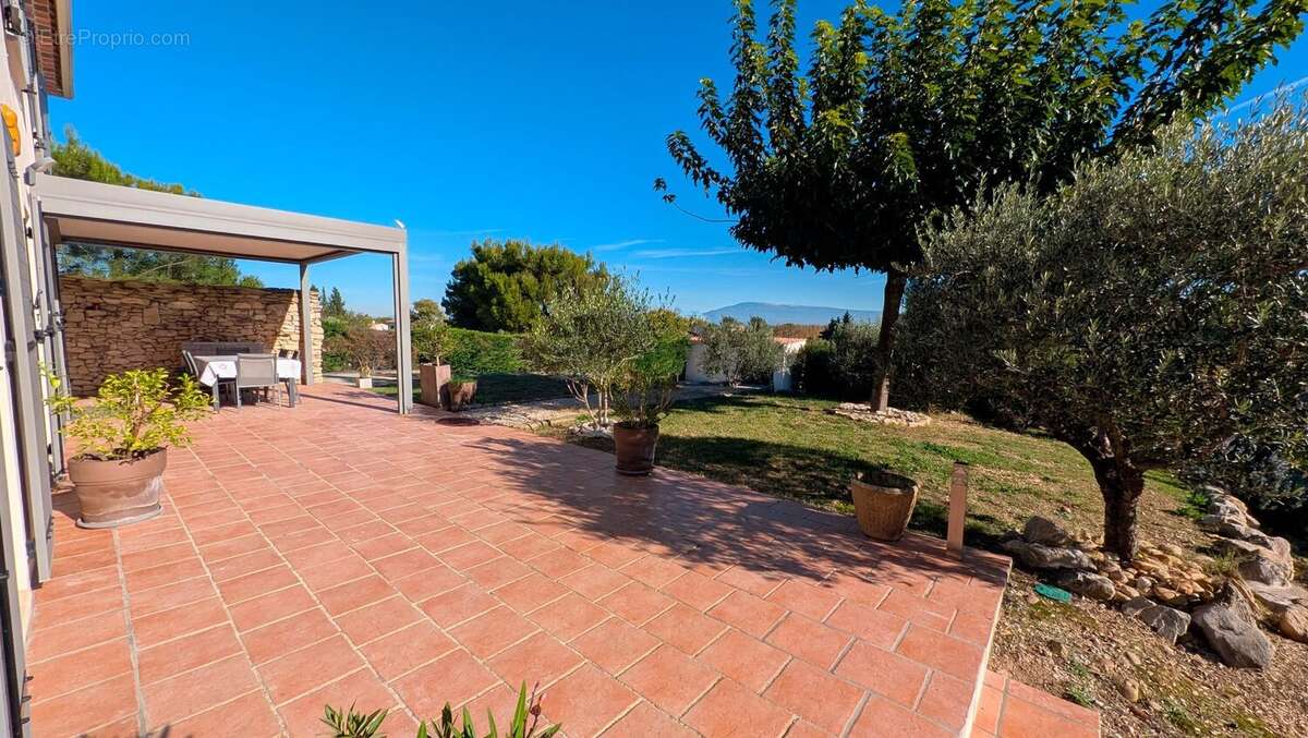 Maison à CHATEAUNEUF-DE-GADAGNE