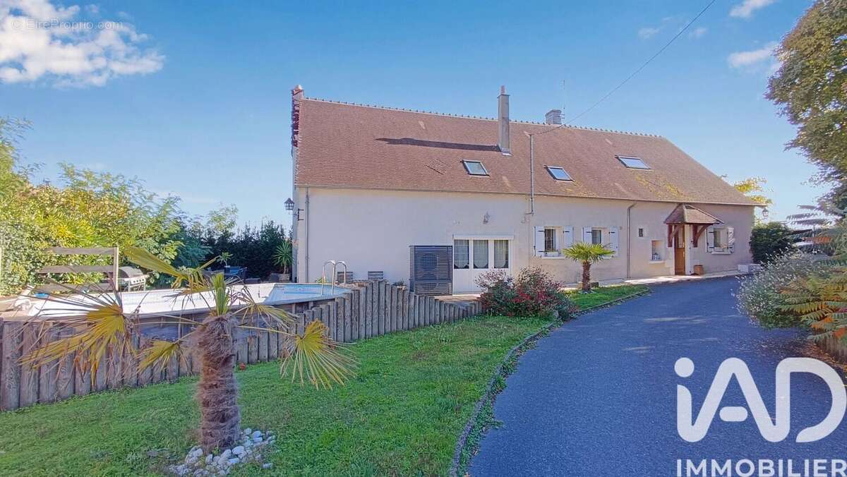 Maison 222 m² à Saint-Genou  - photo 3
