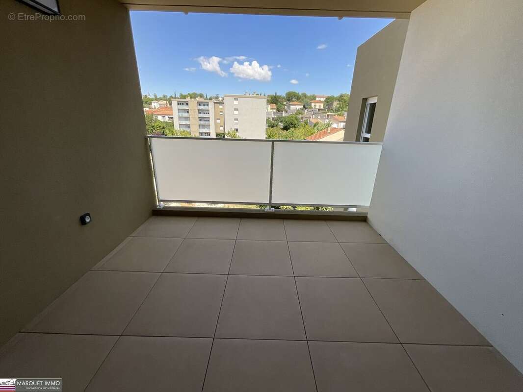 APT T4 offrant 91 m² avec terrasse 13 et 7 m² et parking au 4° étage avec ascenseur... - photo 15