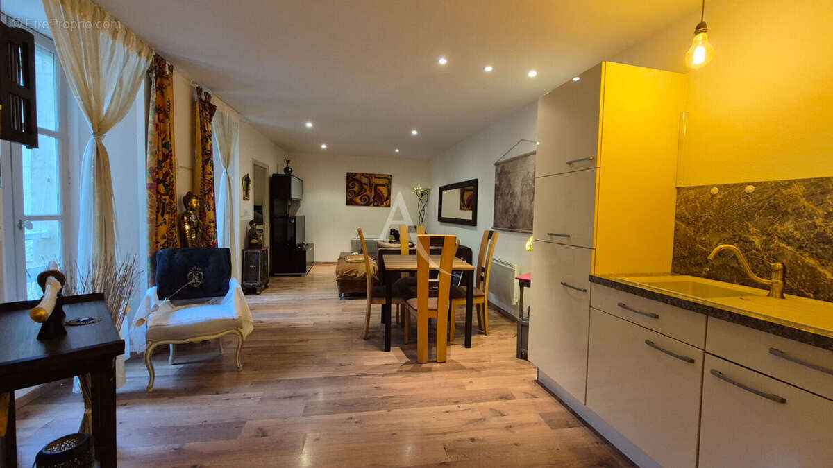 Appartement à SAINTES