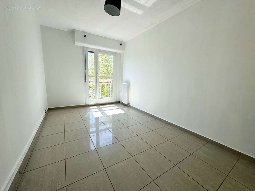 Appartement à LE PONT-DE-CLAIX