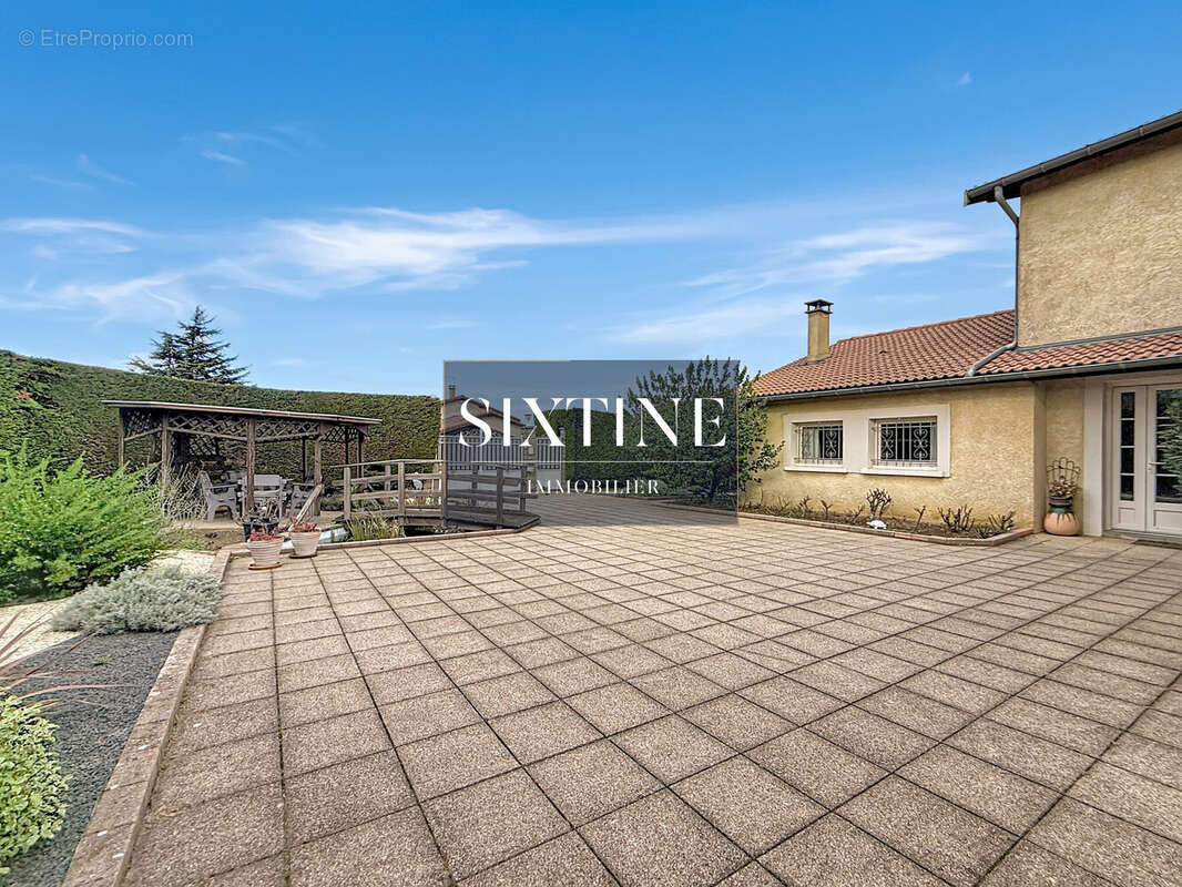 Maison à SAINT-ROMAIN-EN-GAL