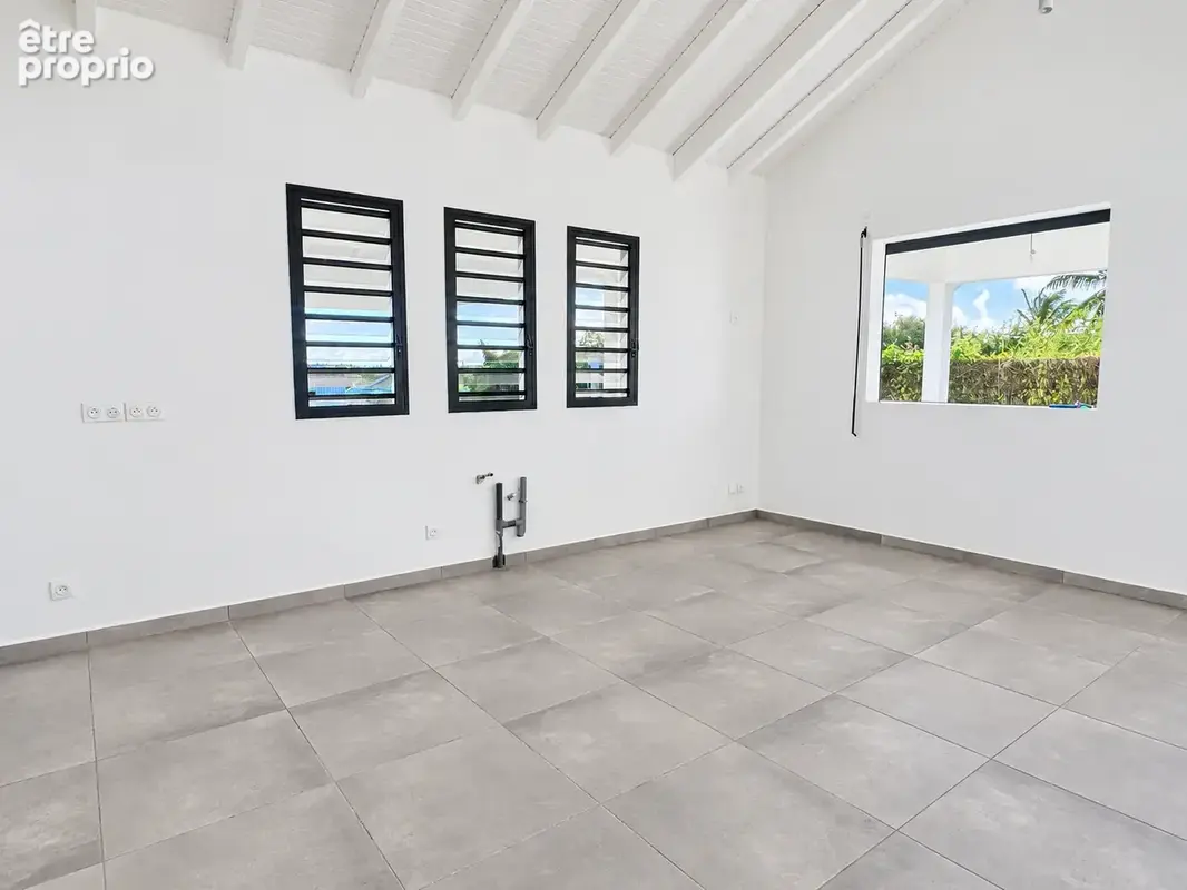 Villa contemporaine de plain-pied avec terrain piscinable - photo 18