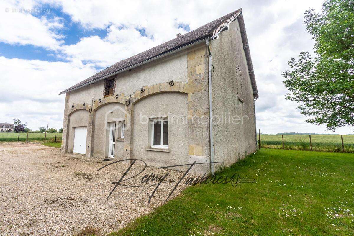 Maison à JOUY