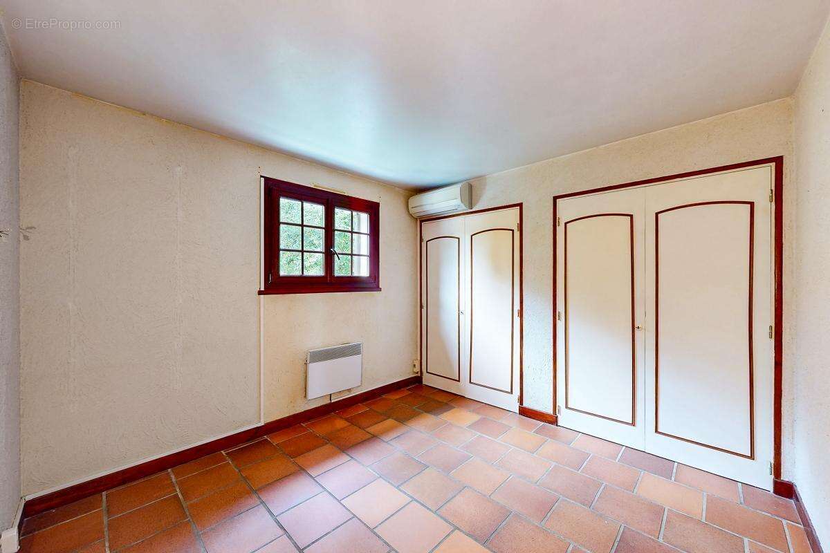 Maison T5 231 m² avec jardin et garage - photo 10