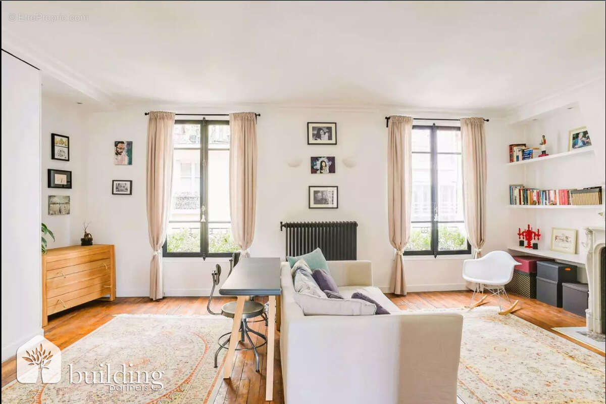 Appartement à PARIS-16E