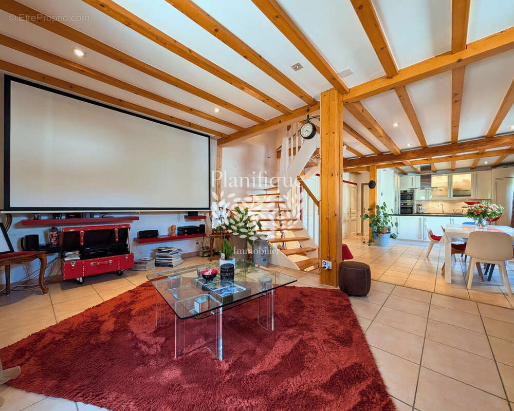 Maison à DIVONNE-LES-BAINS