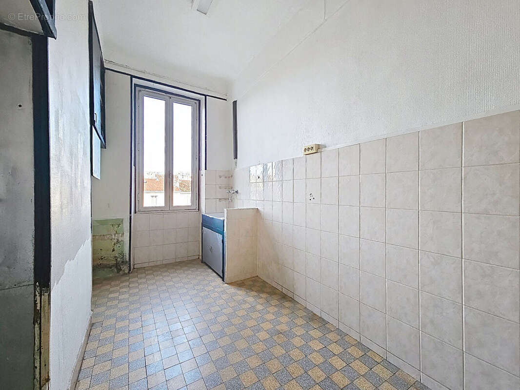 Appartement à MARSEILLE-1E