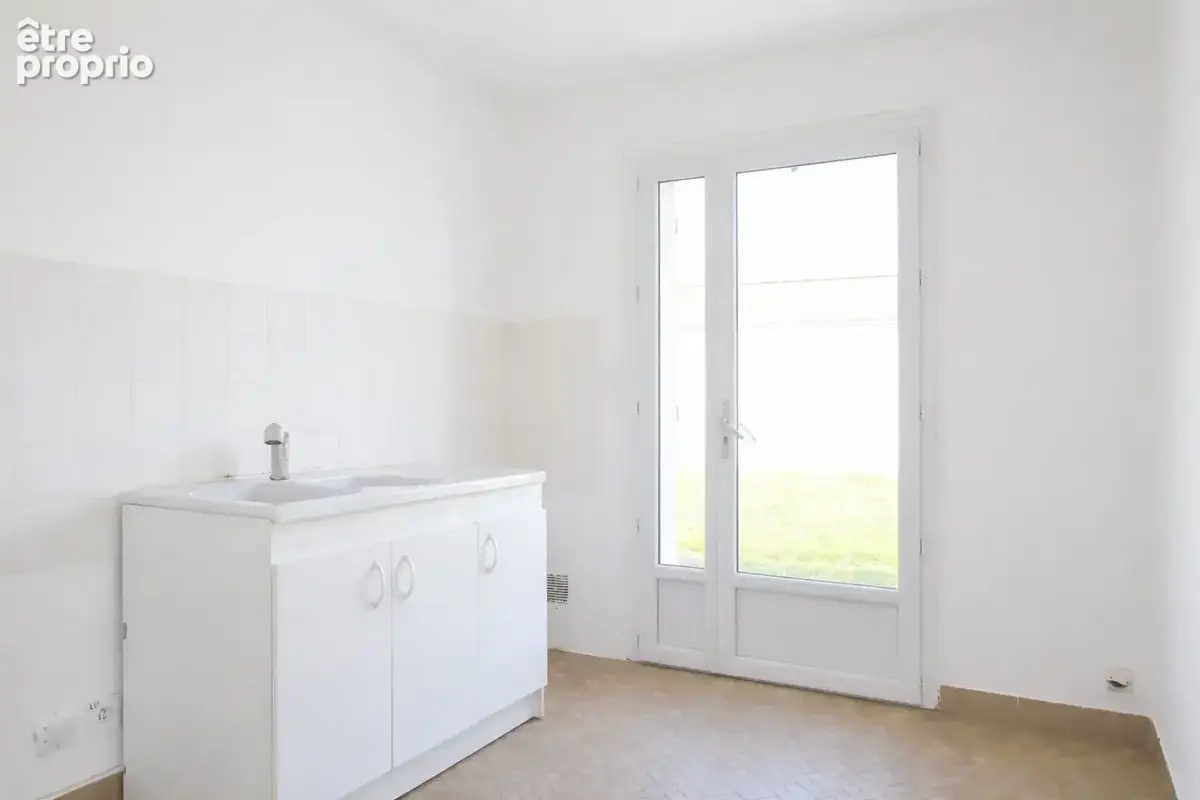 Bien sous compromis - prefailles - 3 chambres - photo 5