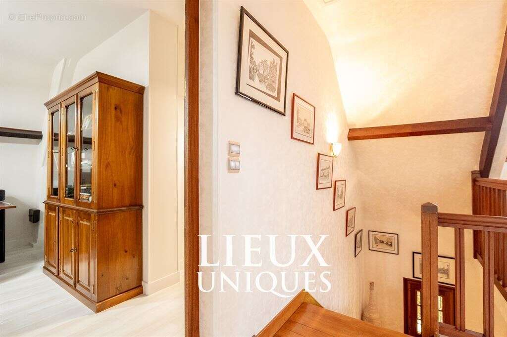 Maison à CELLETTES