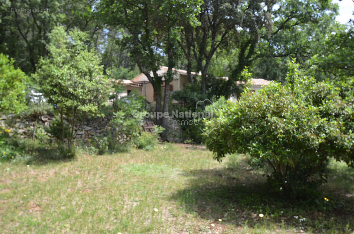 Maison à BESSE-SUR-ISSOLE